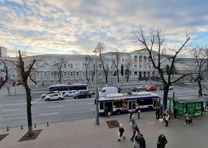 White New Apartments Ultracentral 2-Rooms In The Heart Chisinau