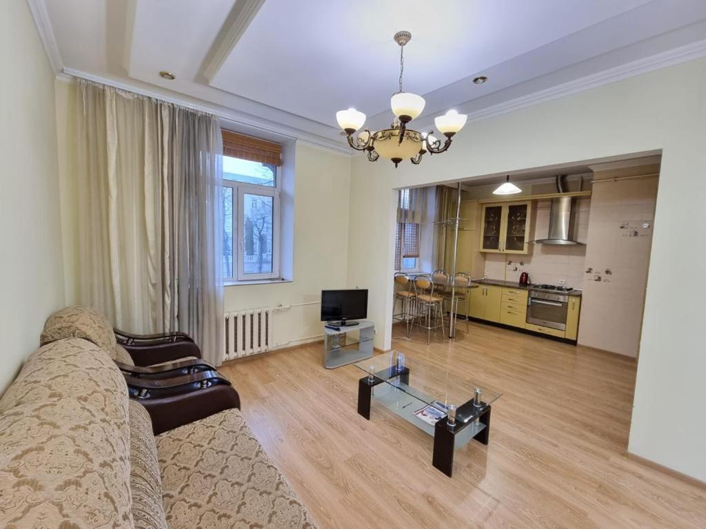 Апартаменти White New Ultracentral 2-rooms In The Heart *